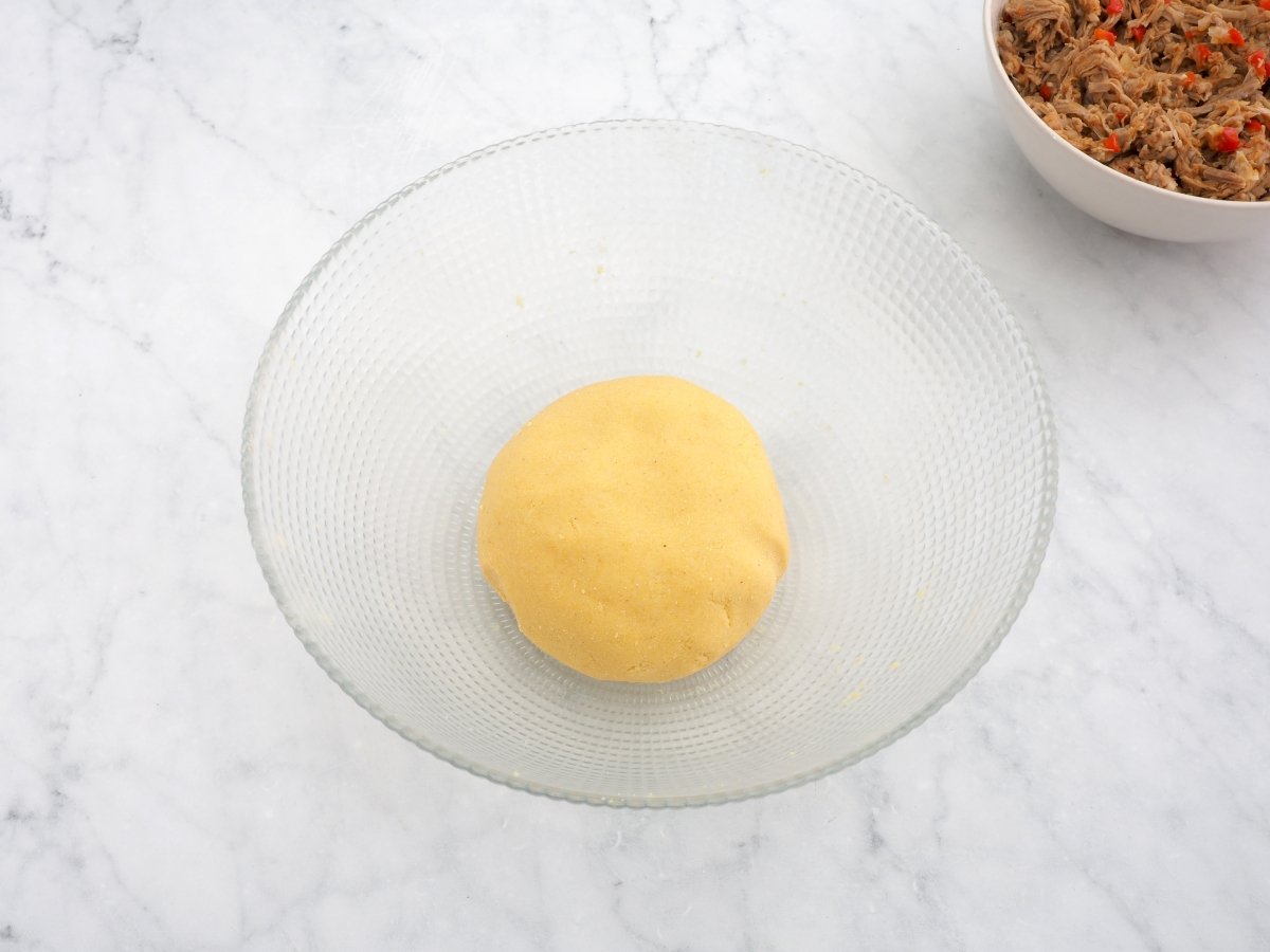 Hacer la masa de las arepas