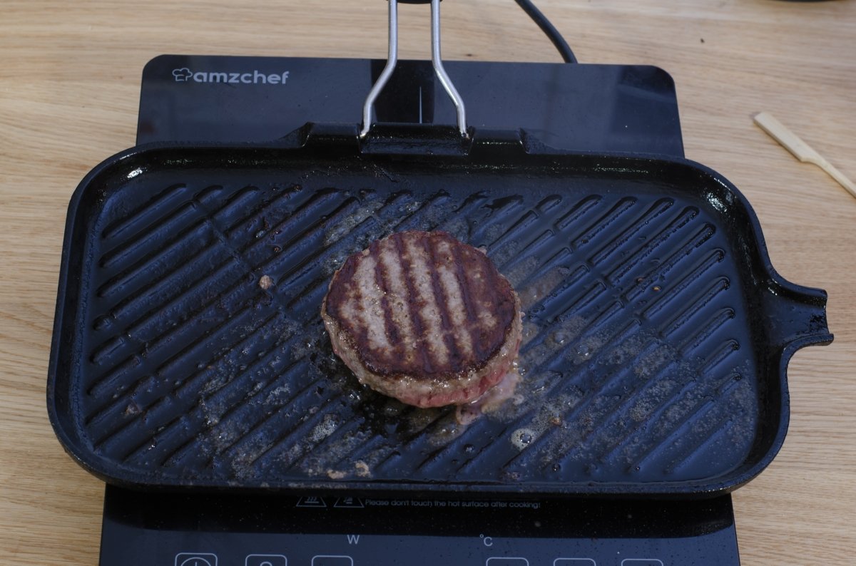 hamburger on the grill