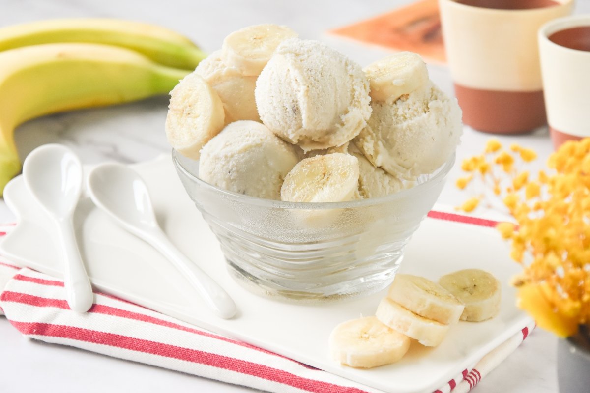 Helado de banana listo para comer