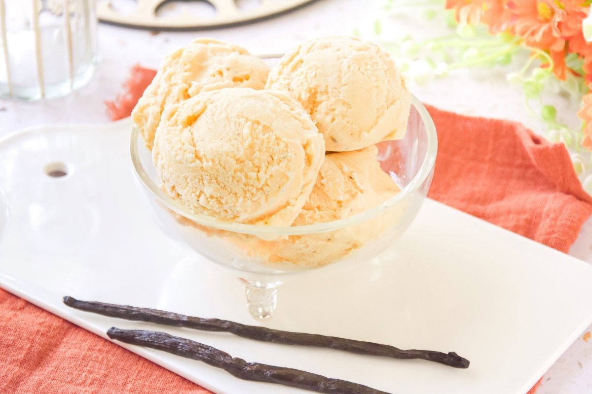 Helado de vainilla preparado en casa