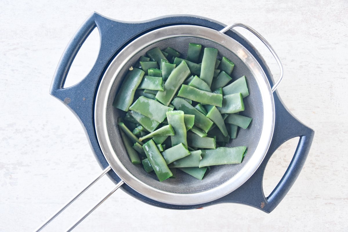Hervimos las judías verdes cortadas