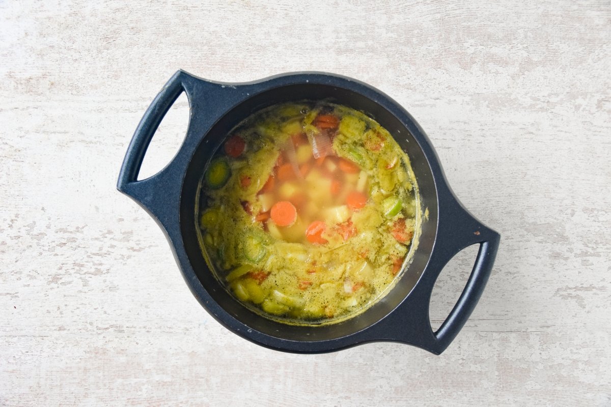 Hervimos las verduras para el stoemp