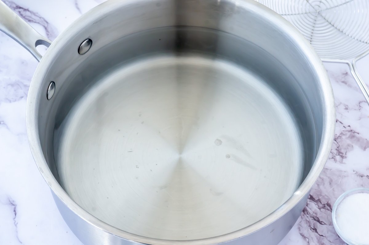 Hervir el agua para los spätzle