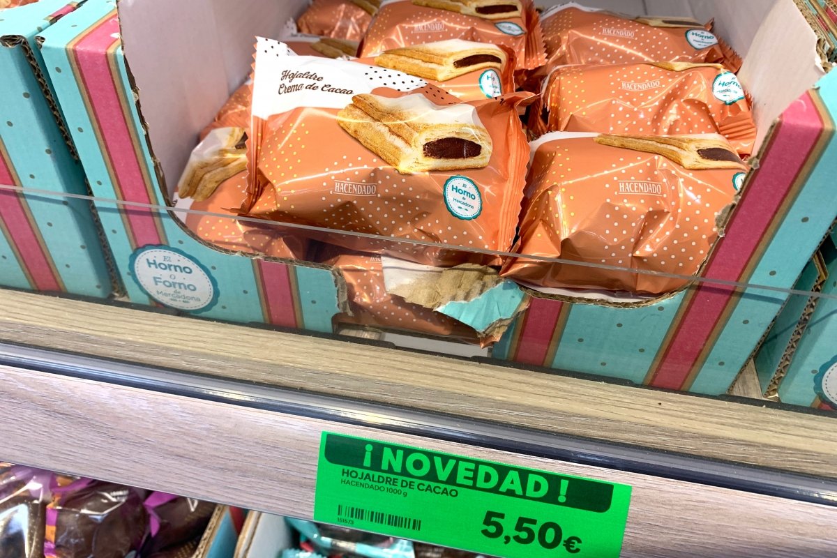 Hojaldre con crema de cacao de Hacendado de venta en Mercadona