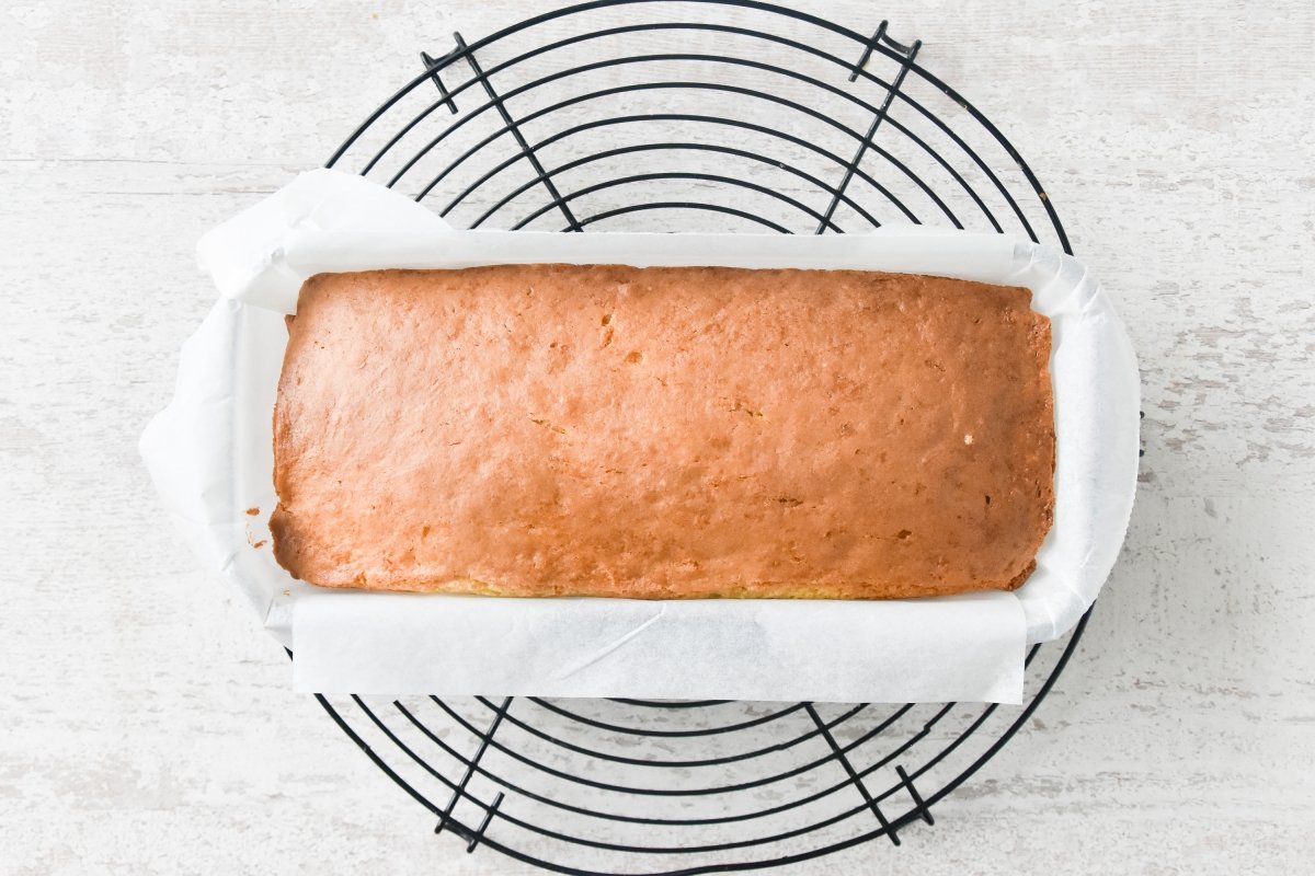 Horneamos el bizcocho de mascarpone