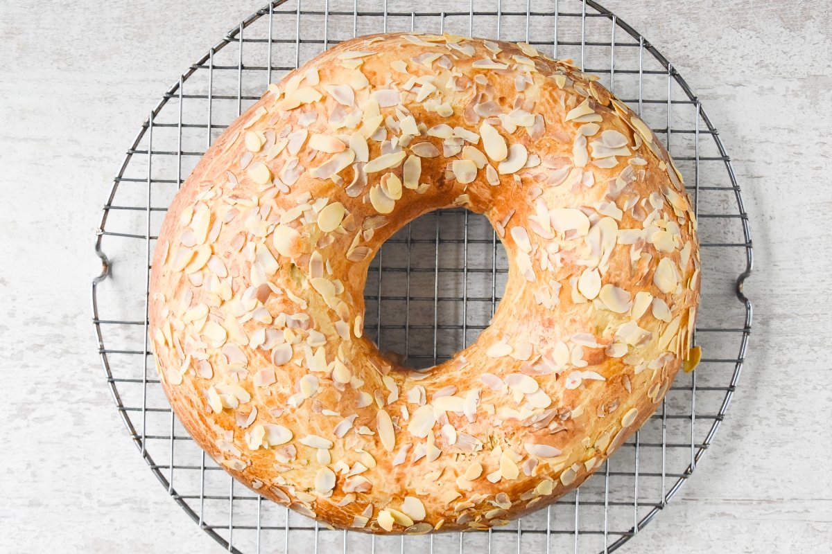 Horneamos la corona de la Almudena