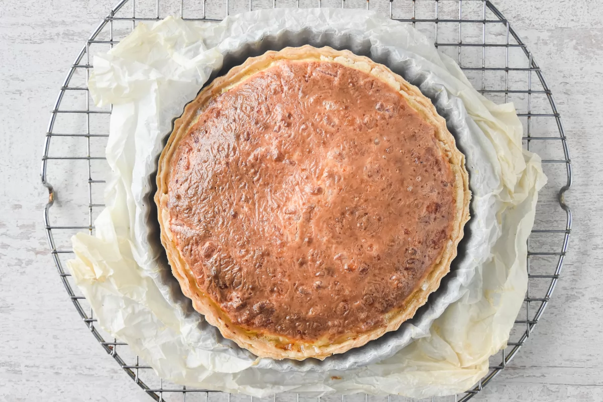 Aprende a preparar una irresistible quiche de bacon y queso que le gusta a niños y mayores 72 Merca2.es 7. Desmoldar y servir