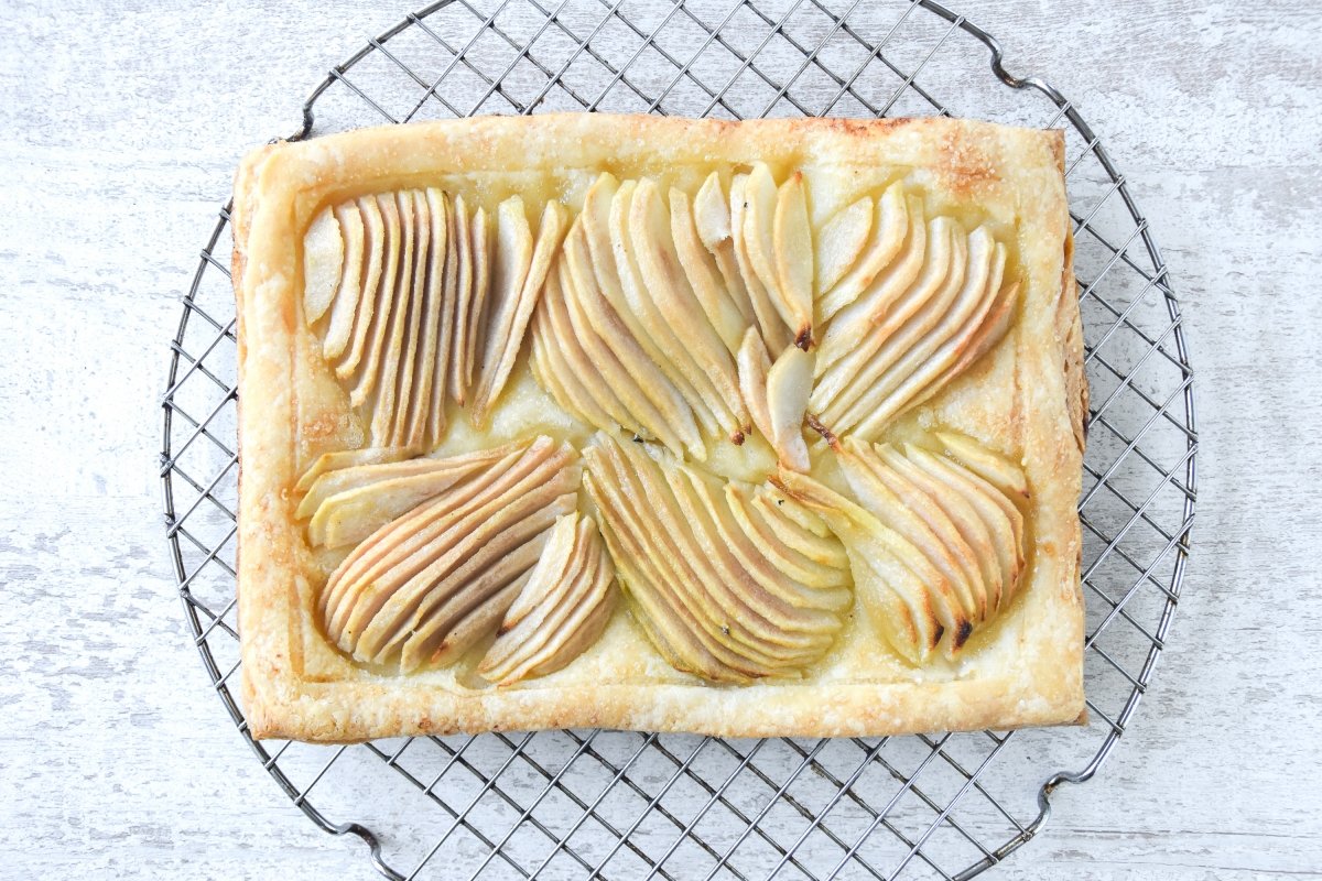 Horneamos la tarta de peras