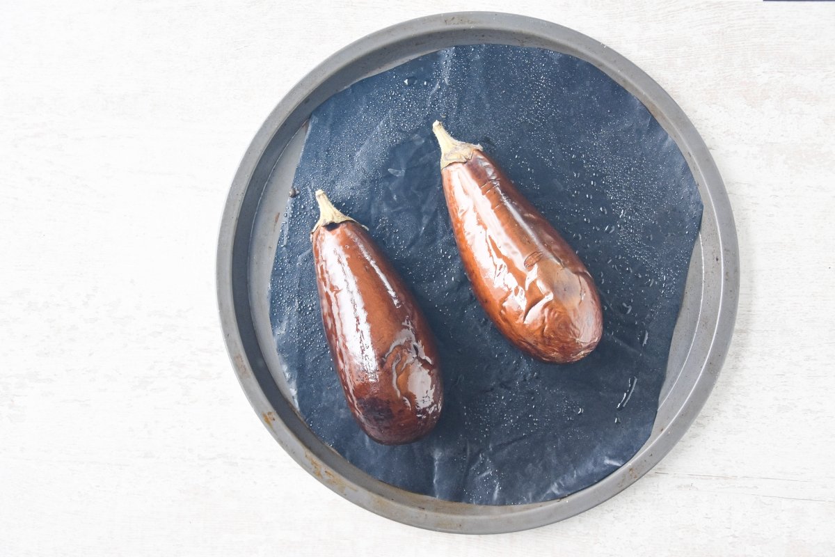 Horneamos las berenjenas enteras