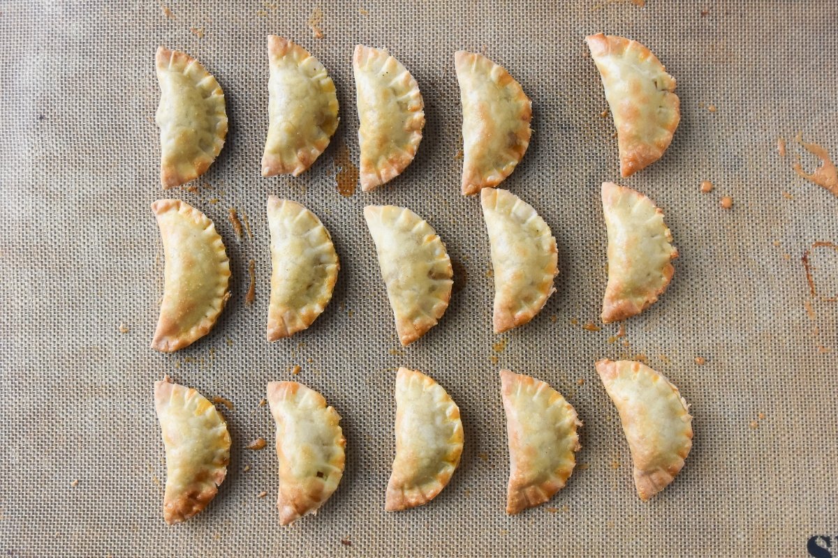 Horneamos las empanadillas de manzana