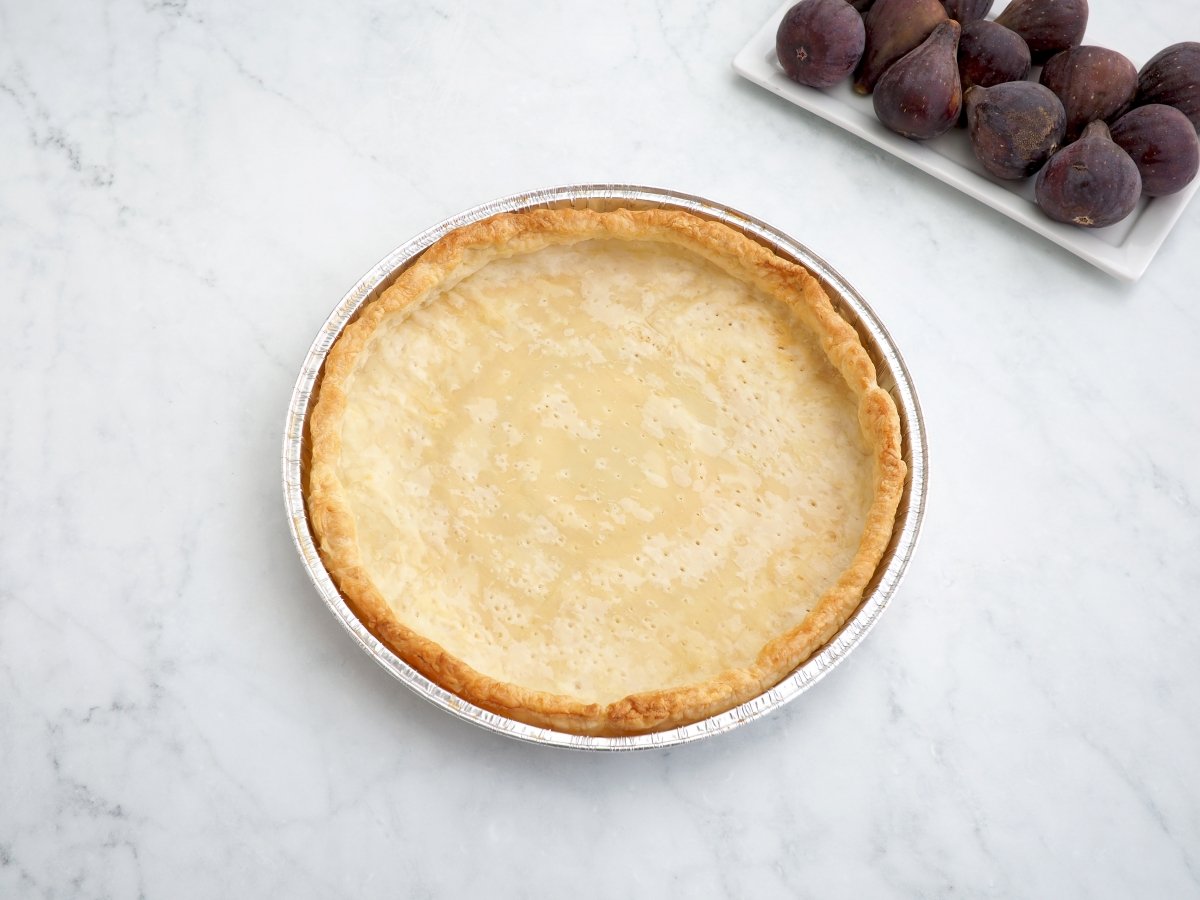 Hornear el hojaldre de la tarta de higos