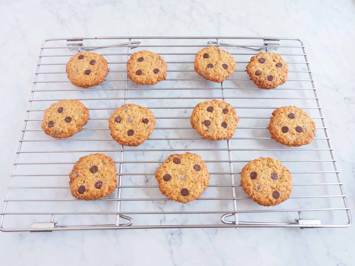 Bake the oatmeal chocolate cookies and let them cool on a wire rack.