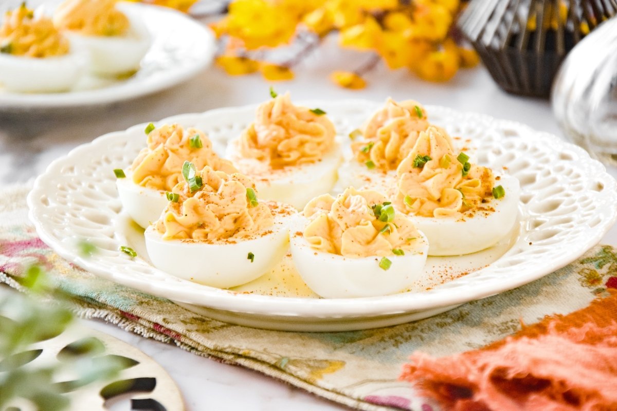 Huevos endiablados listos para comer