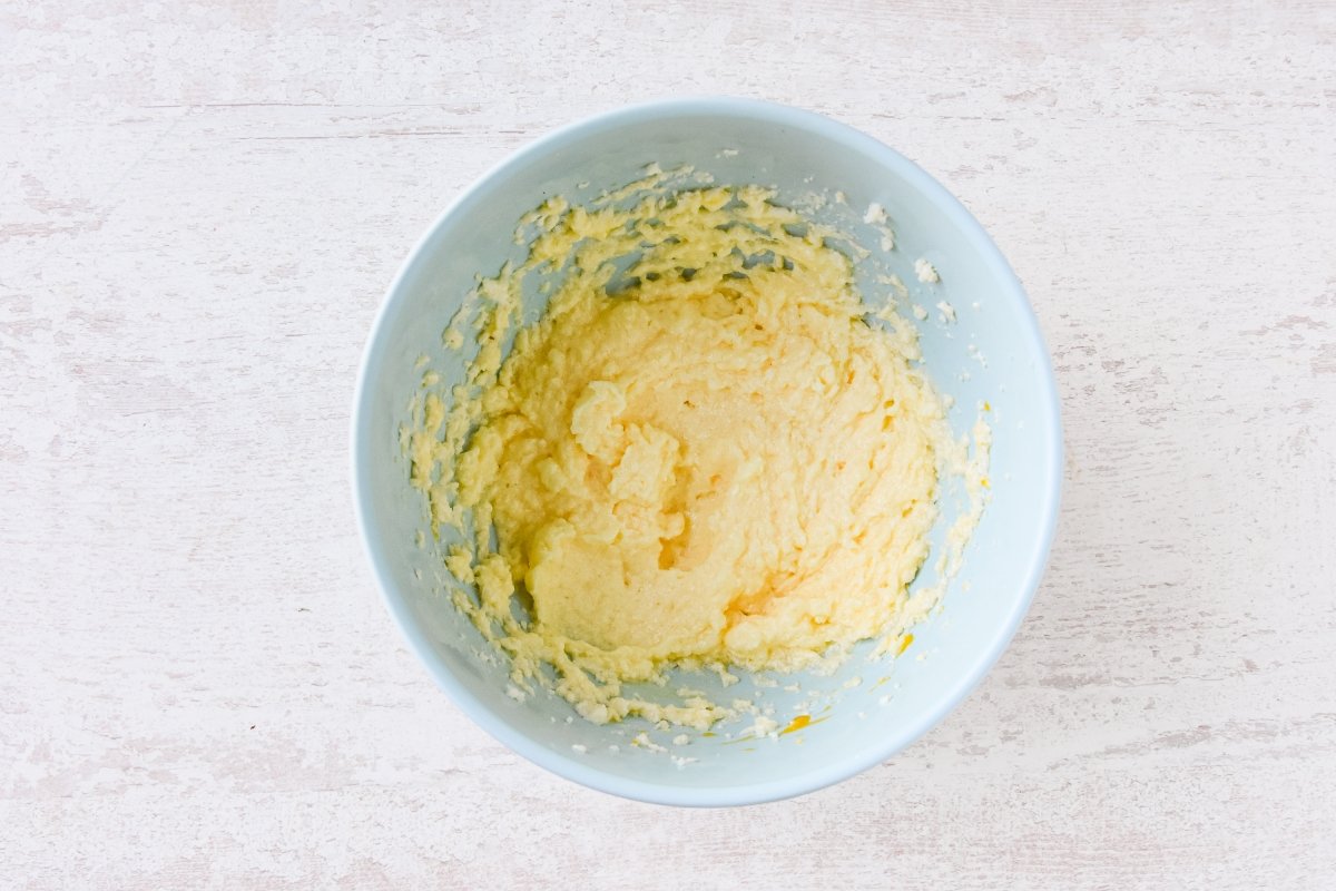 Incorporamos el huevo a la mezcla