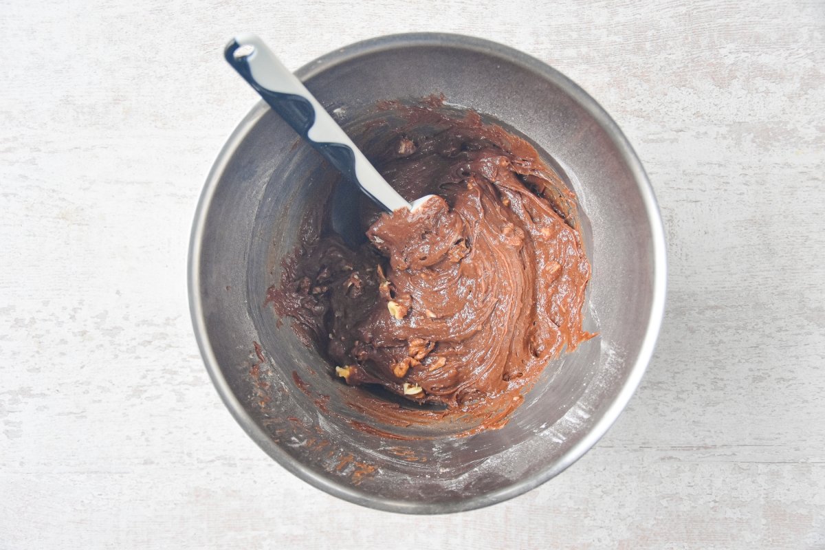 Incorporamos las nueces troceadas