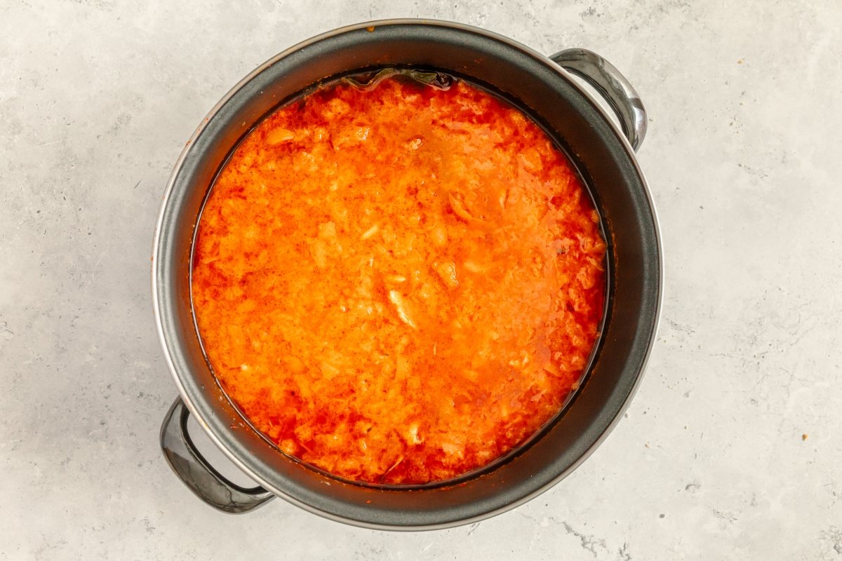 Incorporando bacalao a la zurrukutuna