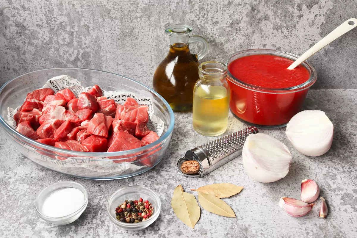 Ingredientes carne de ternera con tomate