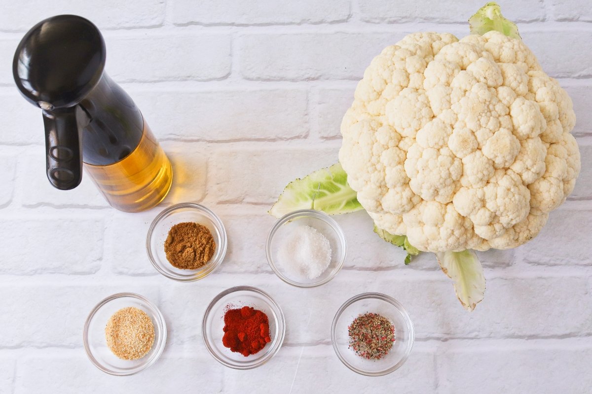 Ingredientes de la coliflor en freidora de aire