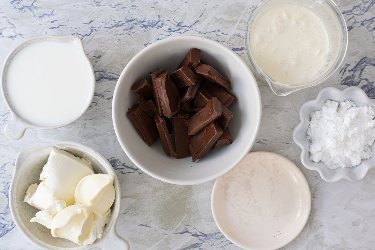 Chocolate and Cream Cup Ingredients