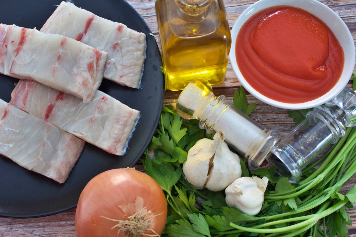 Ingredientes de la corvina en salsa de tomate