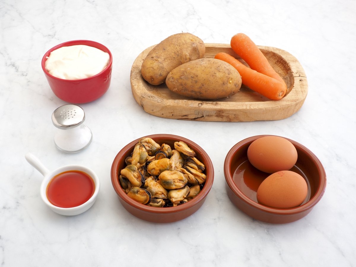 Ingredientes de la ensaladilla de mejillones en escabeche