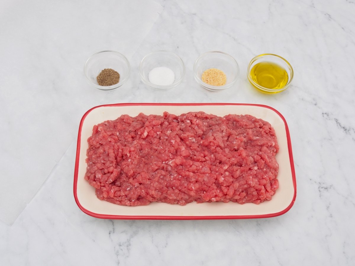 Ingredientes de la hamburguesa de carne de ternera casera