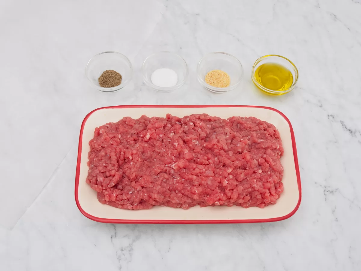 Ingredientes de la hamburguesa de carne de ternera casera