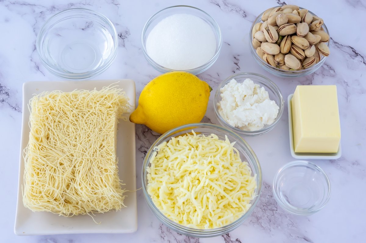 Ingredientes de la kunafa (con mozzarella)