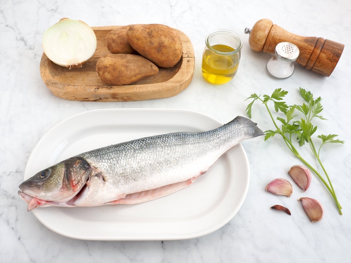 Ingredientes de la lubina a la espalda