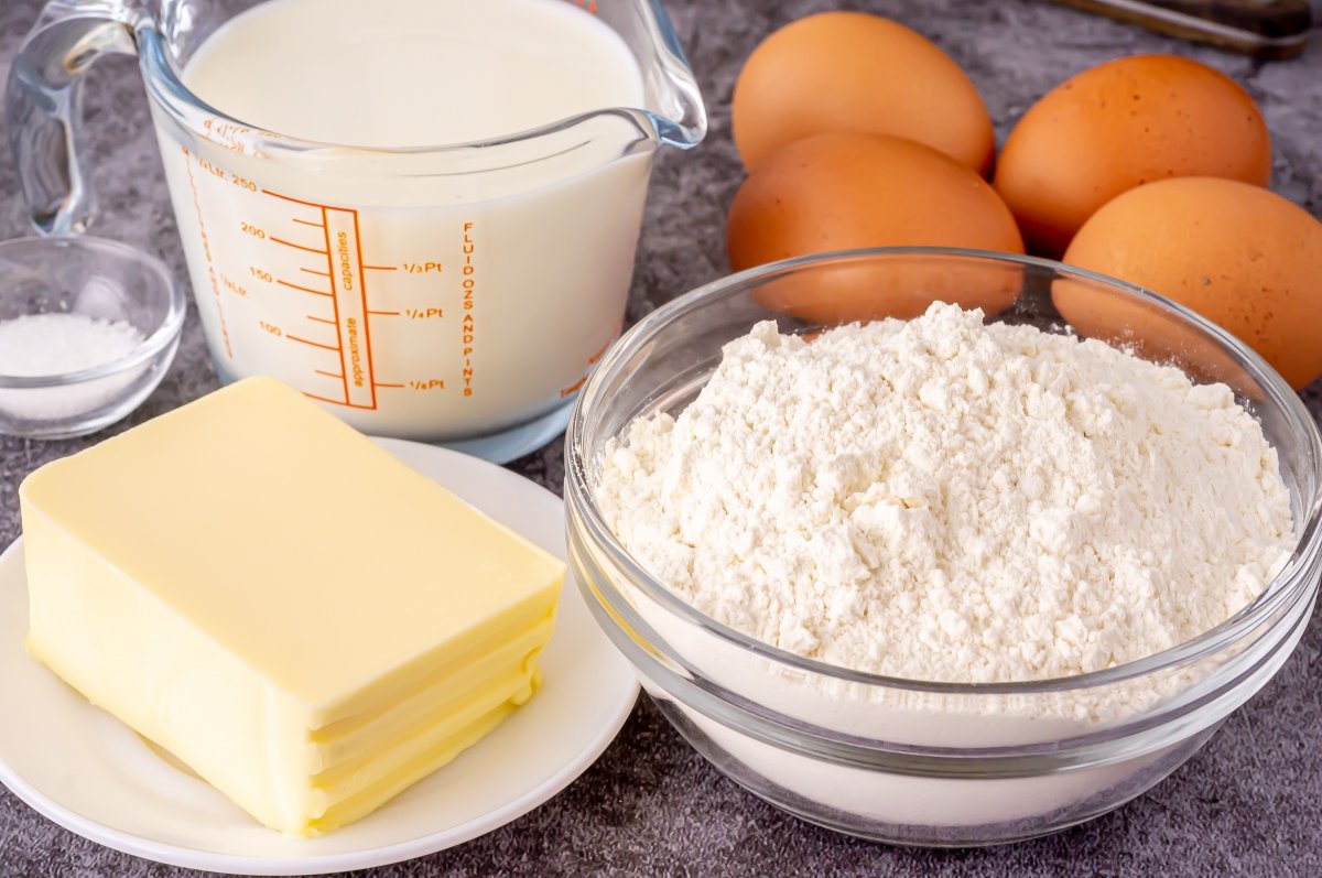 Ingredients for the karpatka choux pastry