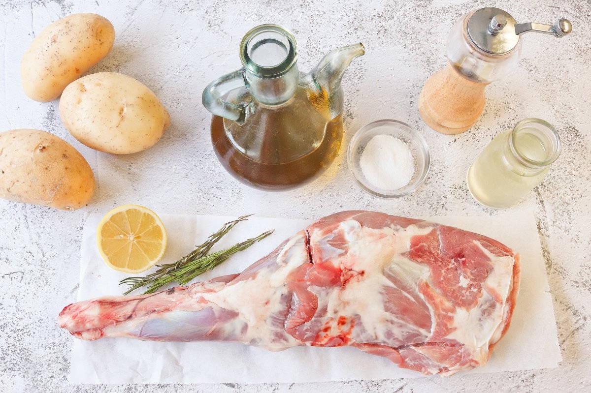 Ingredientes de la paletilla de cordero al horno