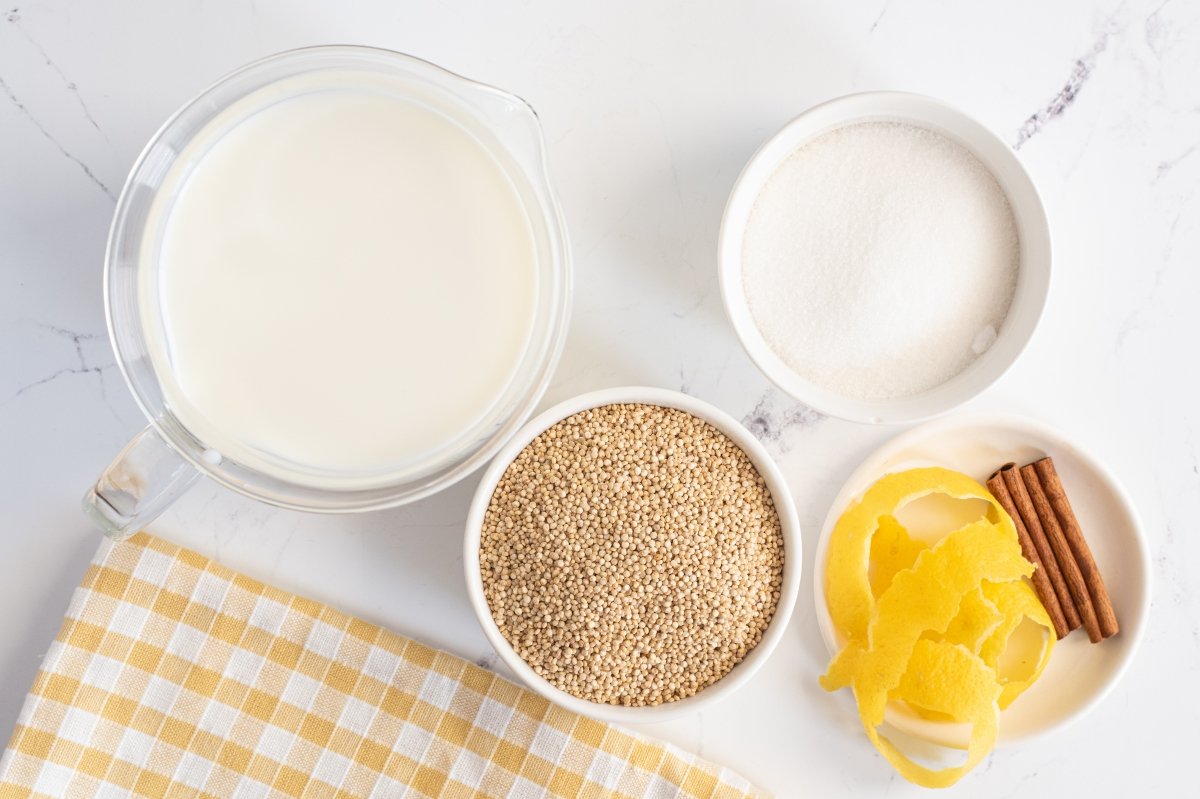 Ingredientes de la quinoa con leche