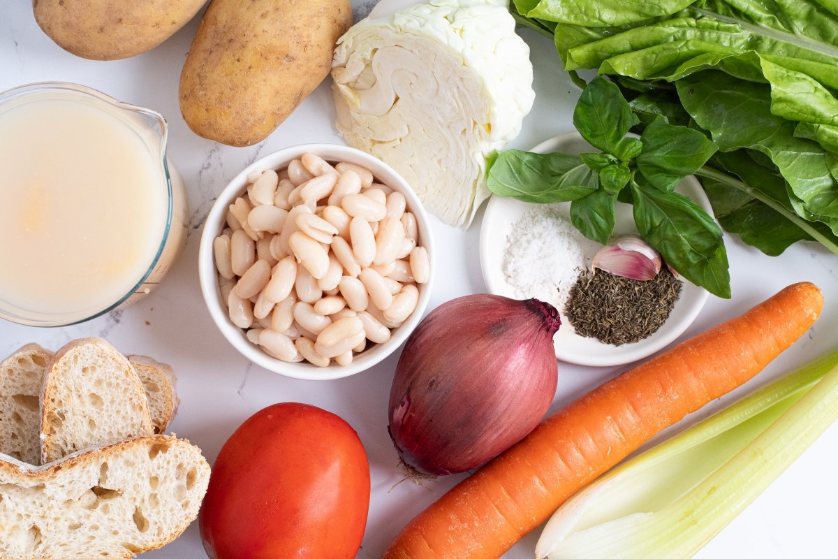 Ingredientes de la ribollita