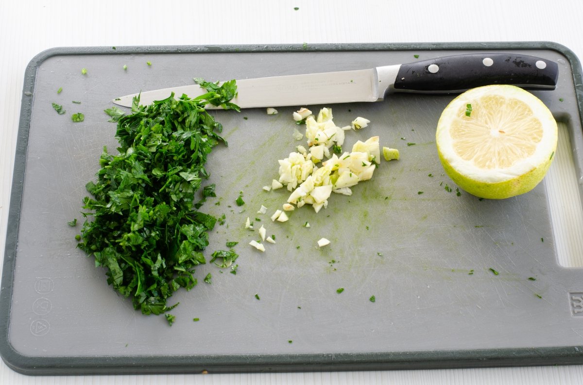 Ingredientes de la salsa verde para hacer sepia en salsa verde