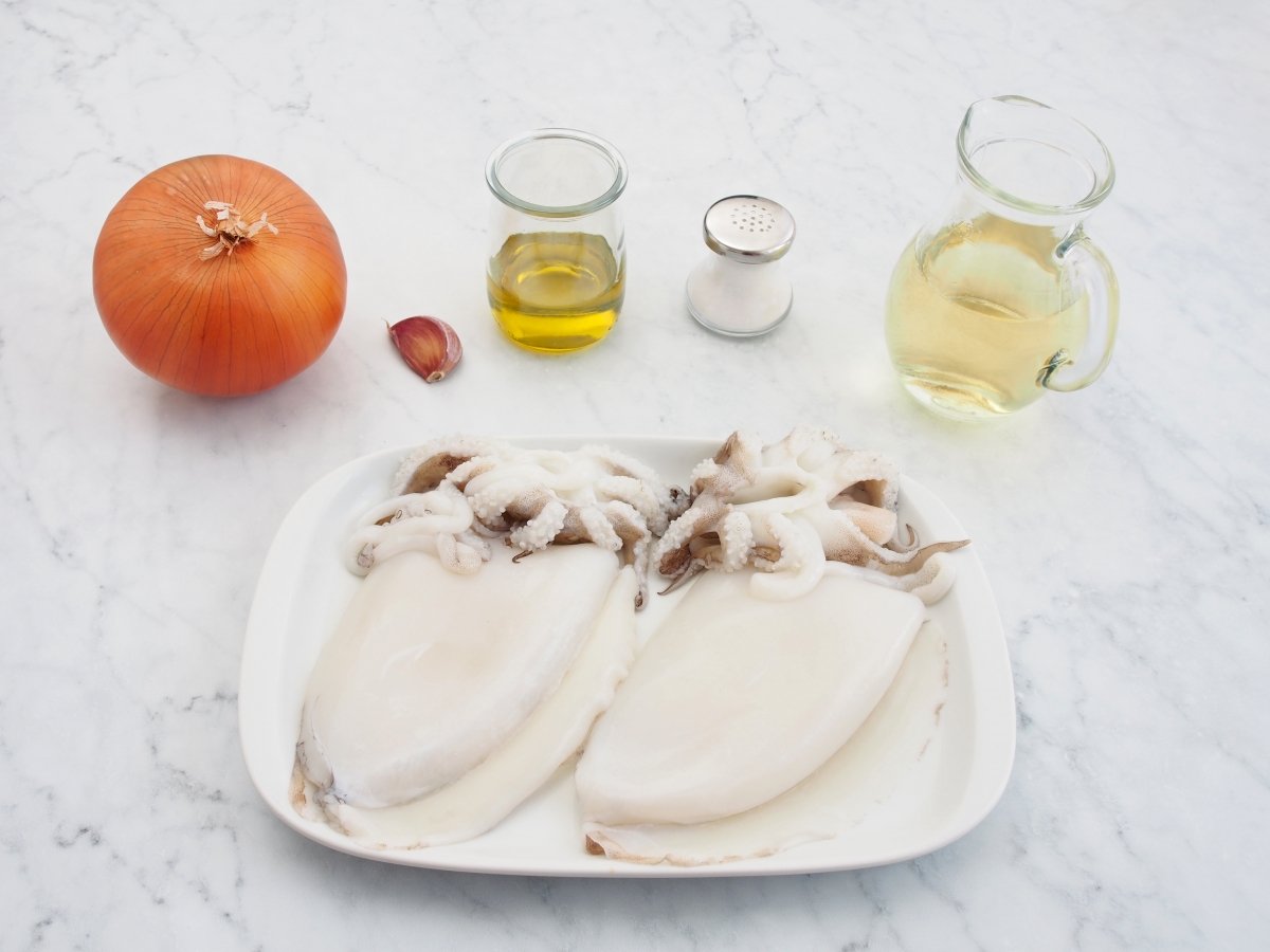 Ingredientes de la sepia encebollada