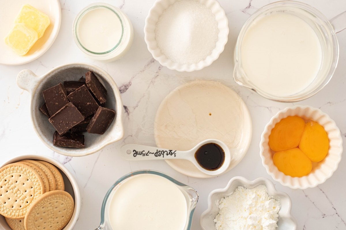 Ingredientes de la tarta de chocolate y crema pastelera