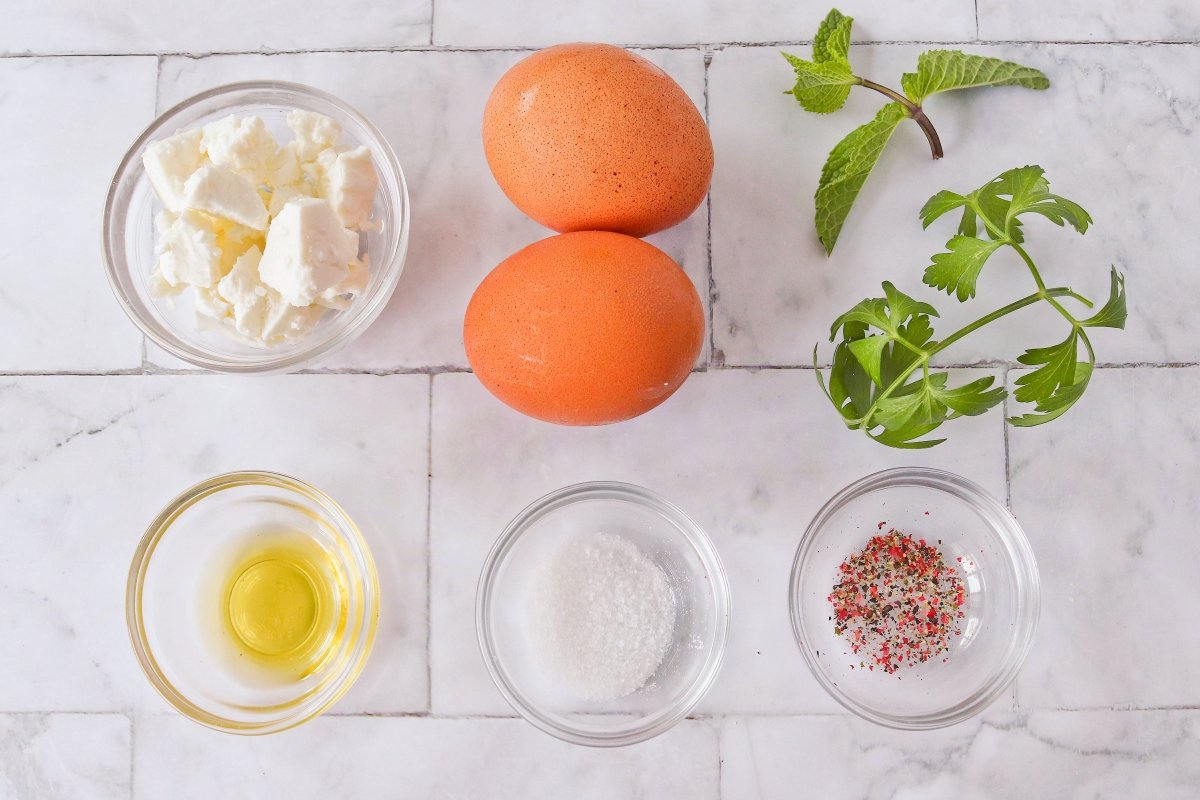 Ingredientes de la tortilla francesa en freidora de aire