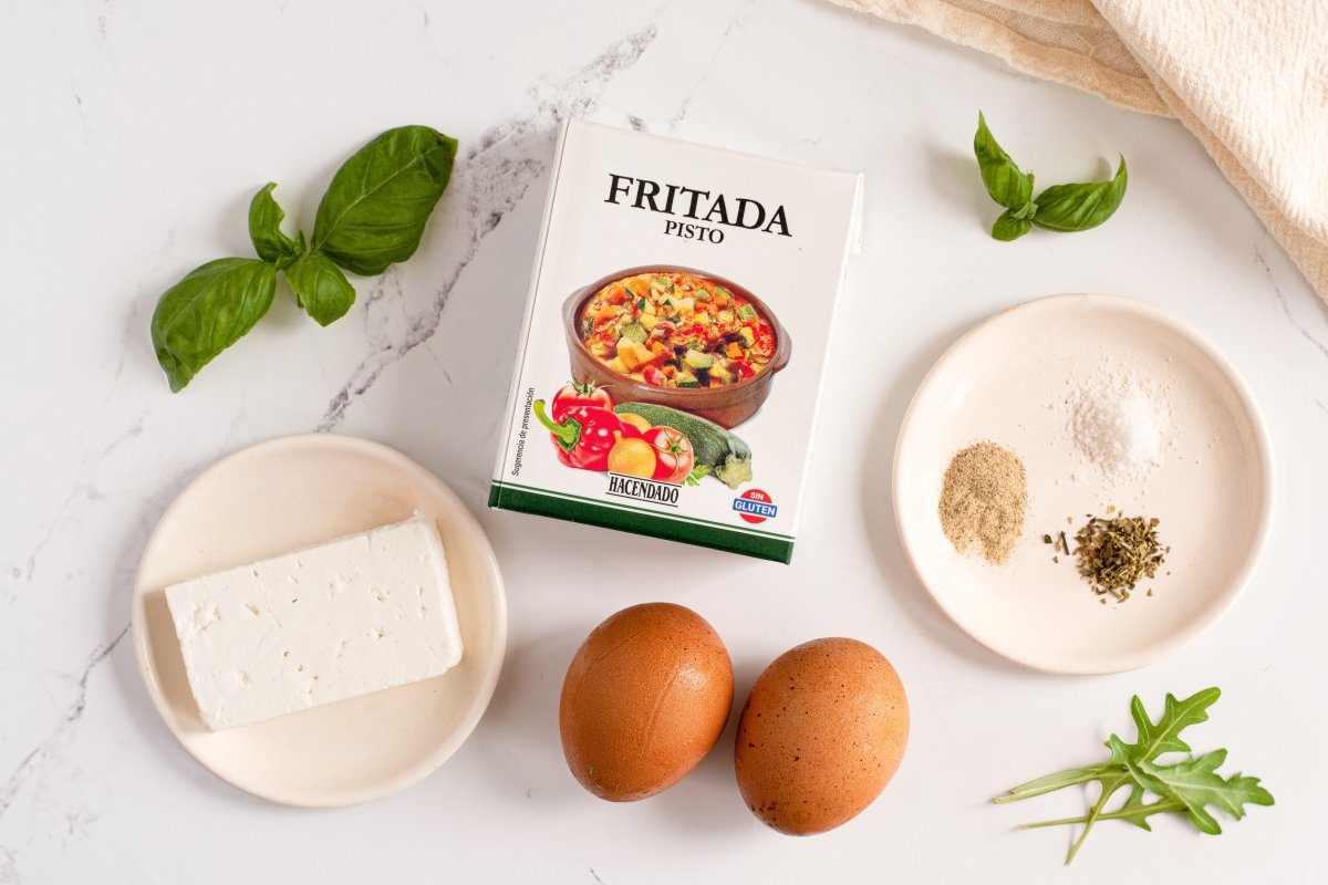Ingredientes de la tortilla rellena de pisto