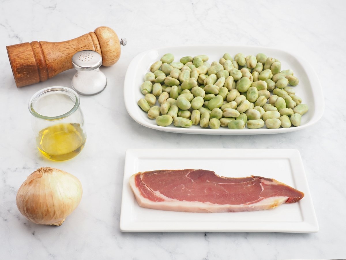 Ingredientes de las habas fritas