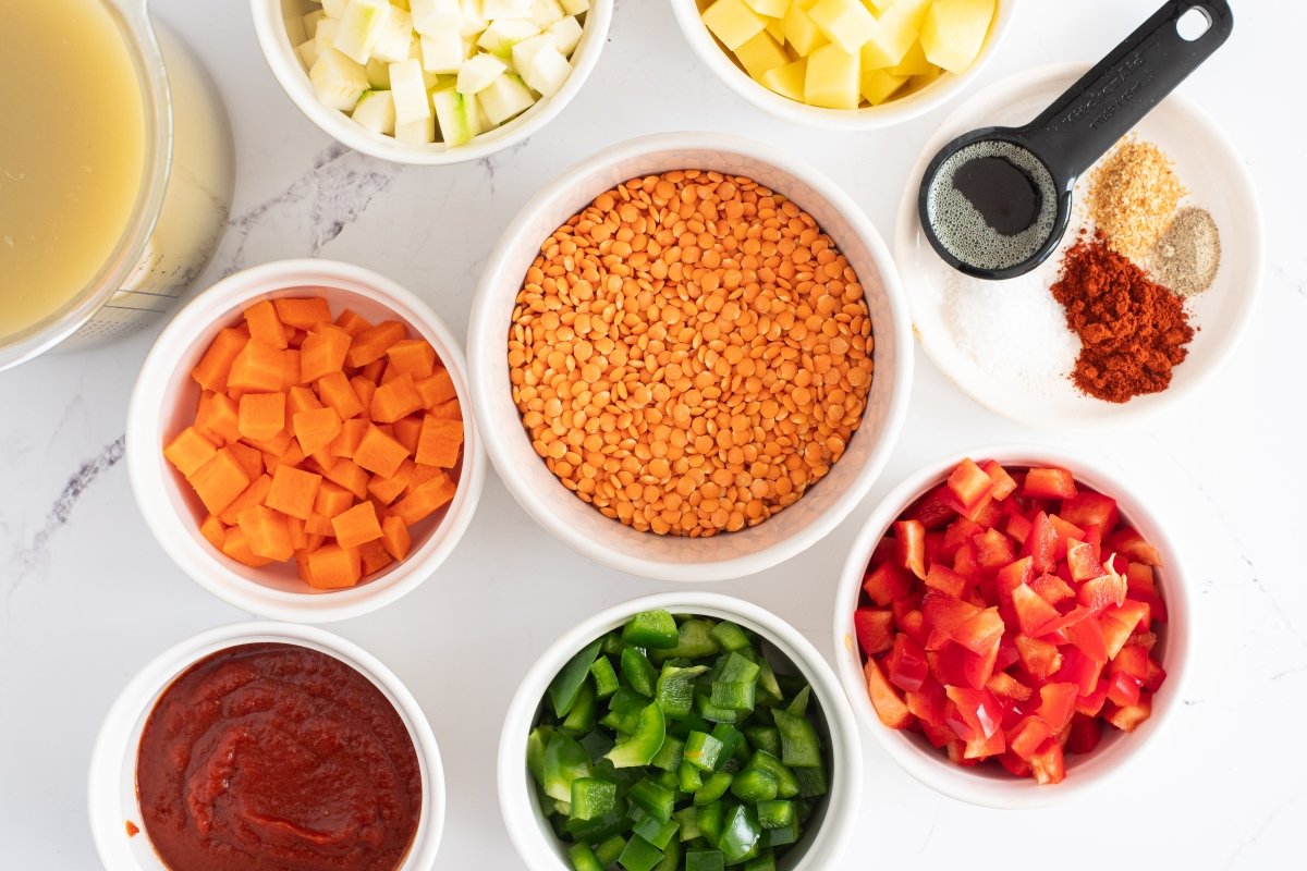 Ingredientes de las lentejas rojas con verduras