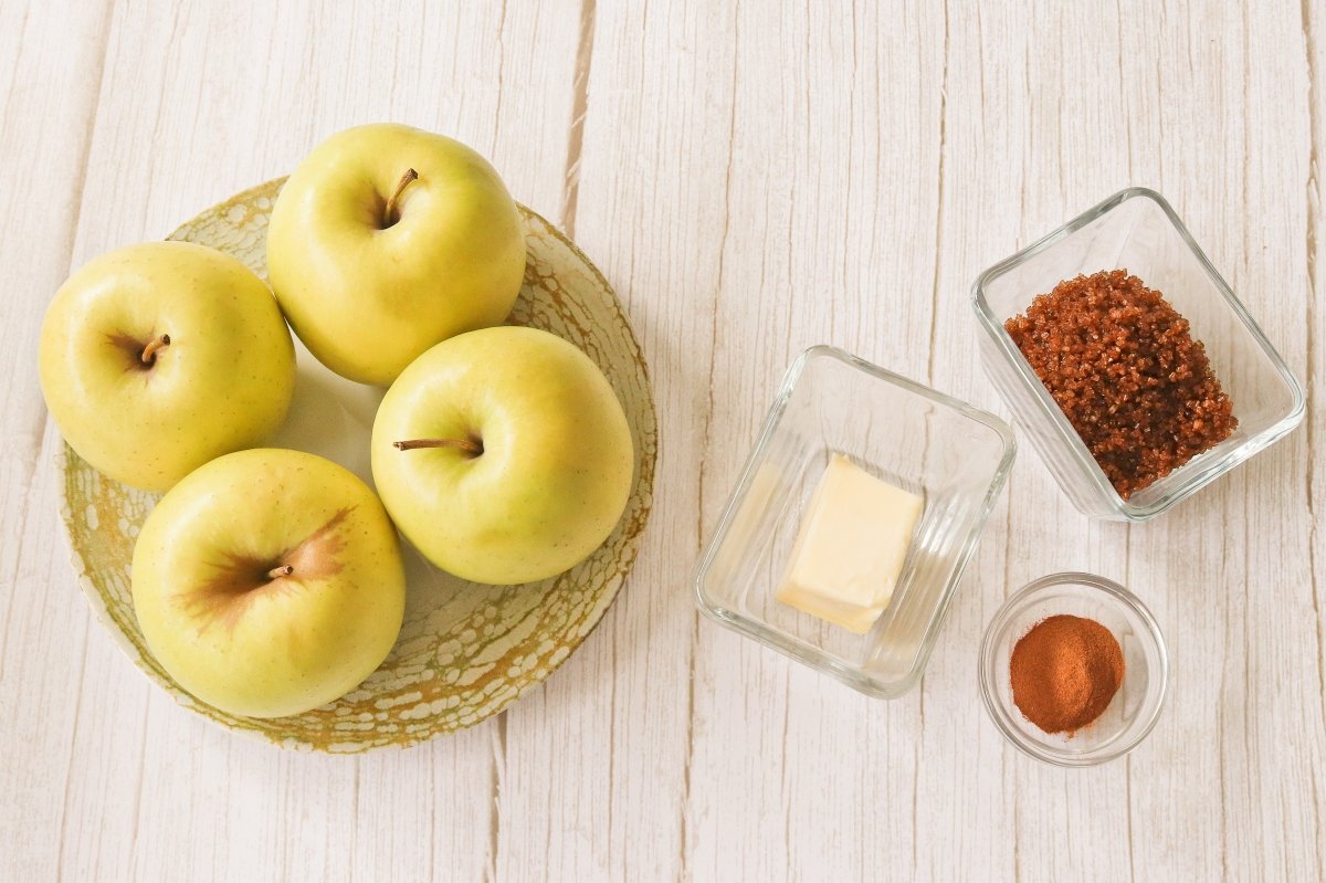 Ingredientes de las manzanas asadas en freidora de aire