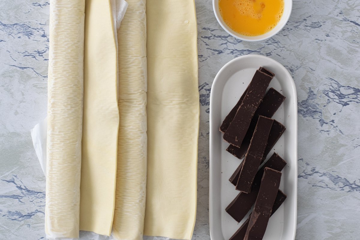 Ingredients for the chocolate napolitanas