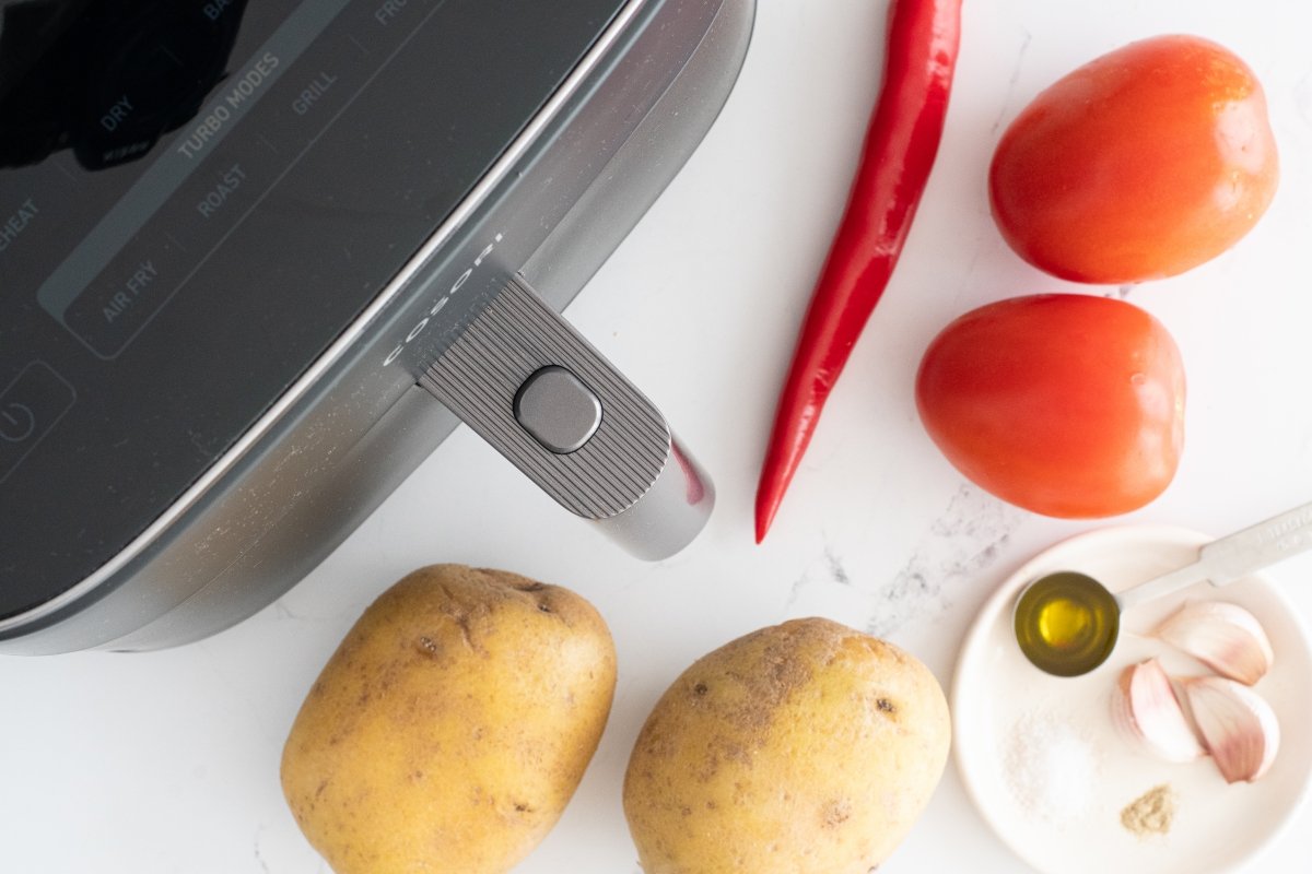 Ingredientes de las patatas bravas en freidora de aire