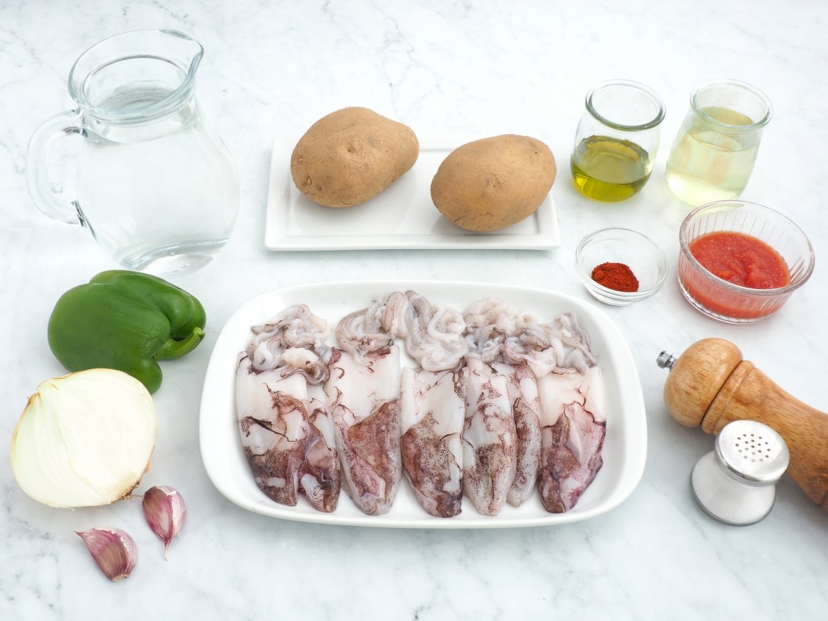 Ingredientes de las patatas con calamares