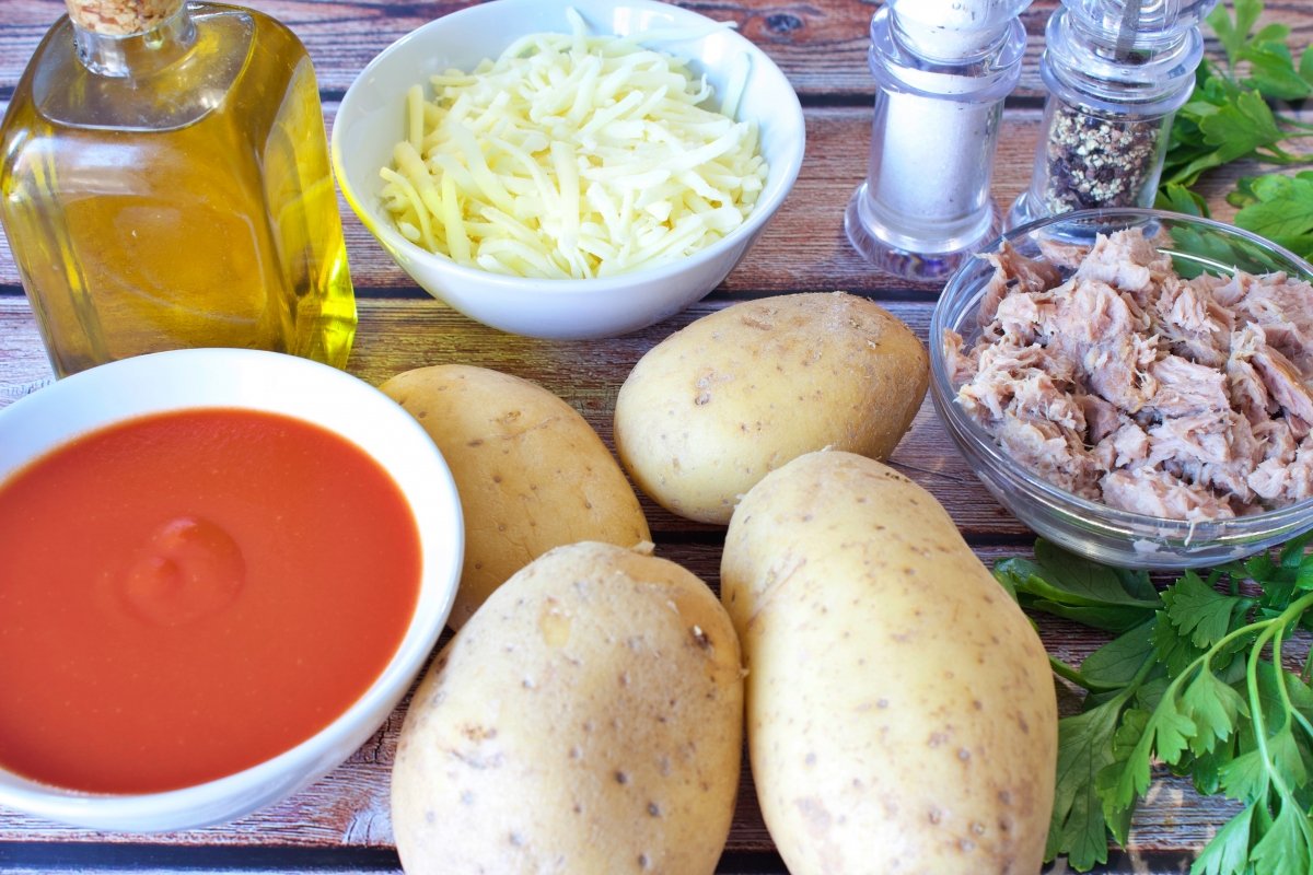Ingredientes de las patatas rellenas de atún