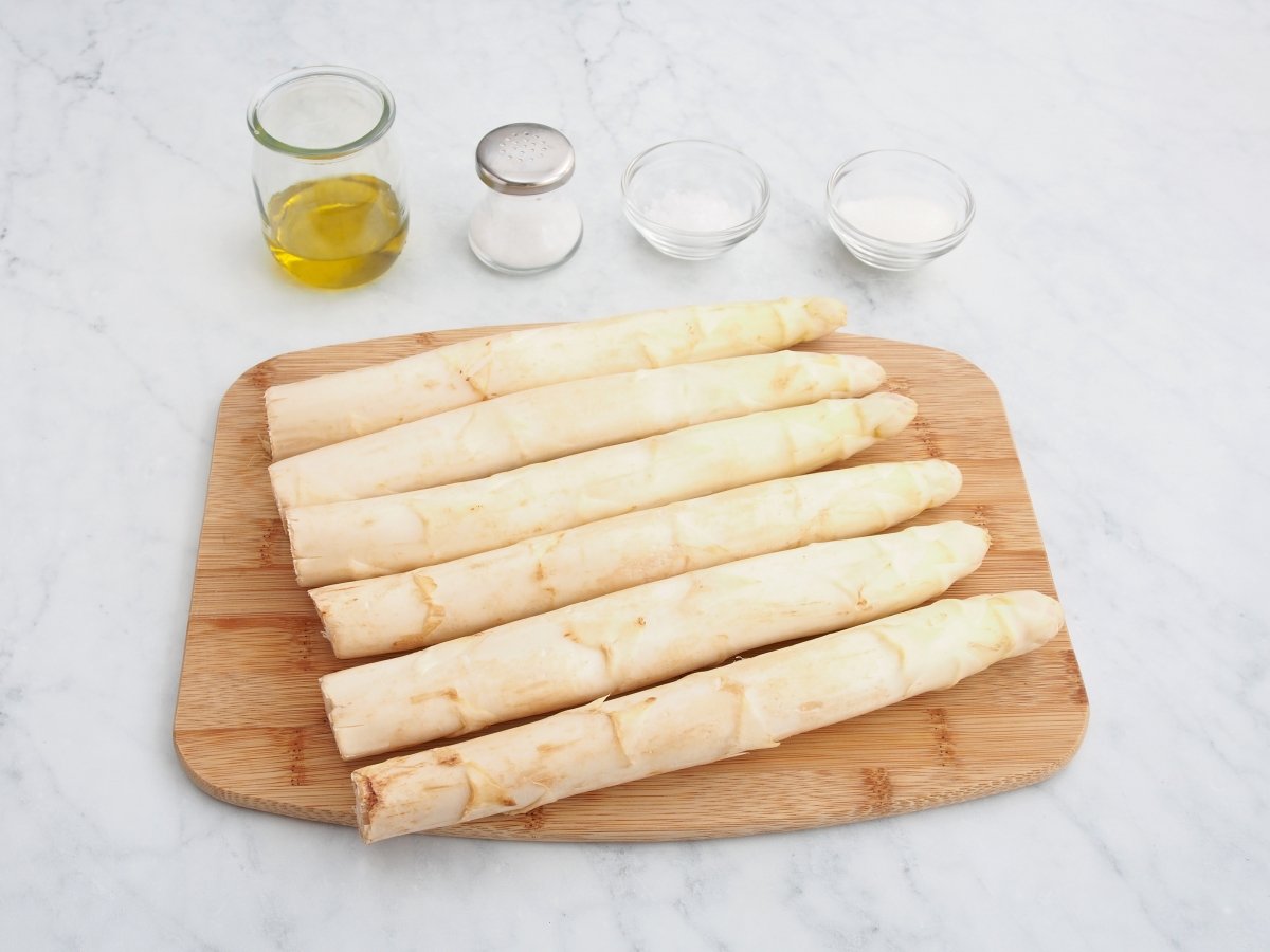 Ingredientes de los espárragos blancos a la plancha