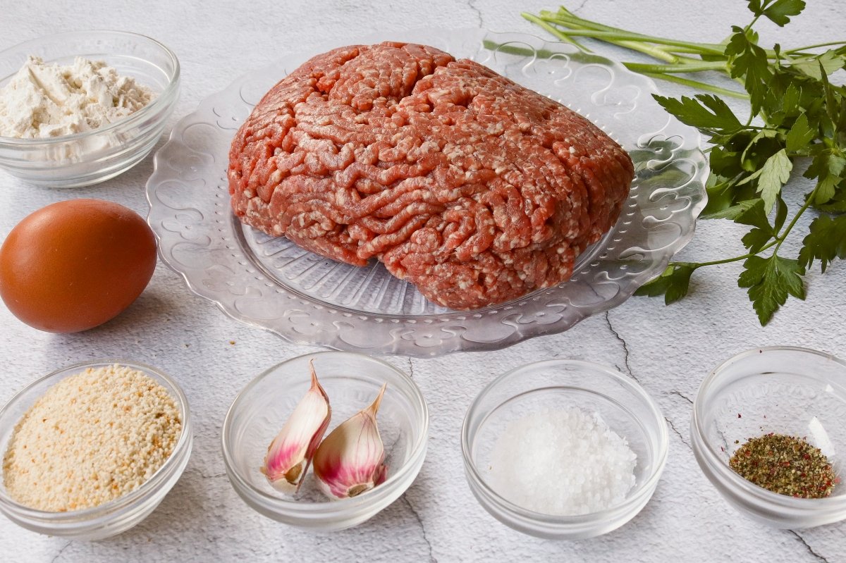 Ingredientes de los filetes rusos