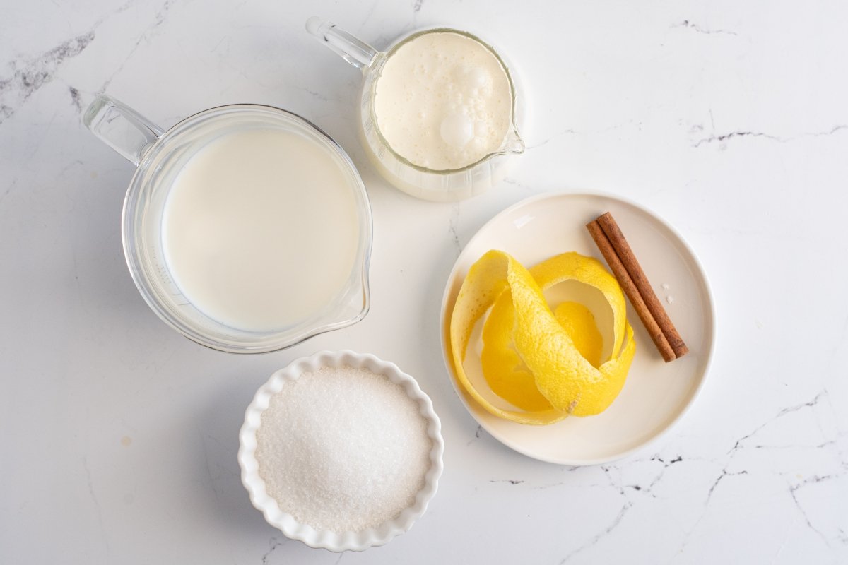 Ingredientes de los polos de leche merengada