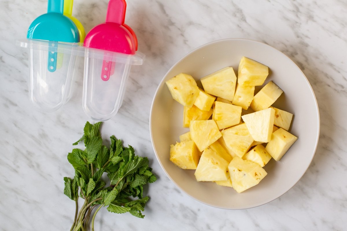 Ingredients for pineapple and mint popsicles