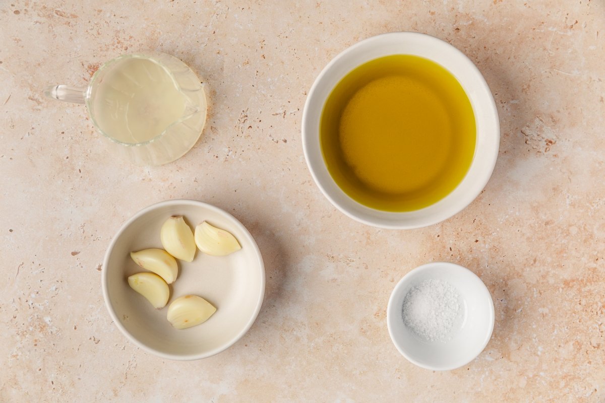 Ingredientes del alioli en Thermomix